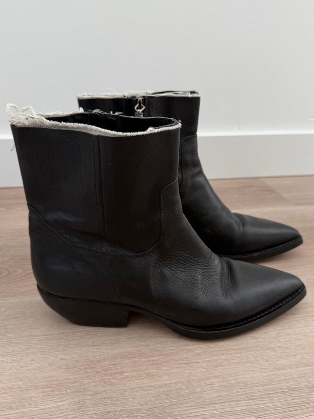 Saint Laurent Theo Frayed Cowboy Ankle Boots Black Pointed-Toe Ankle Boots EU 38